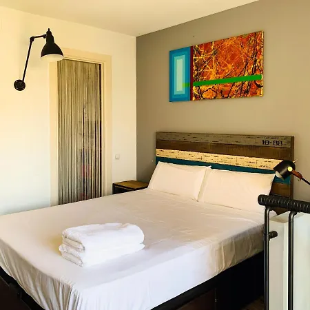 Incredible 2br Penthouse With Urban Rooftop Garden *