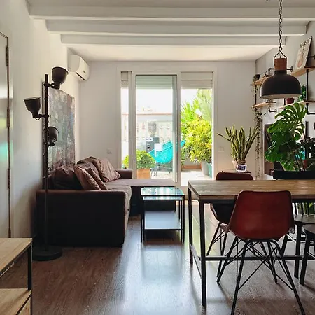 Incredible 2br Penthouse With Urban Rooftop Garden