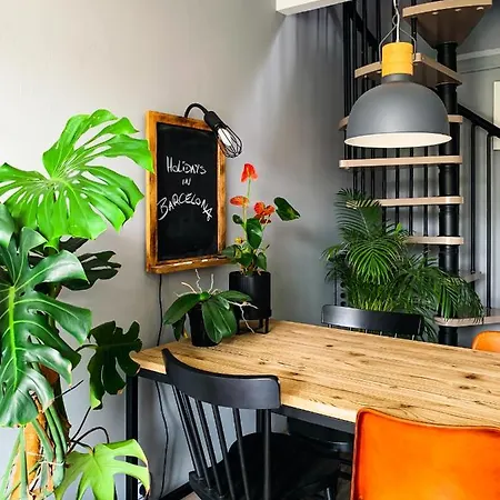 Incredible 2br Penthouse With Urban Rooftop Garden *
